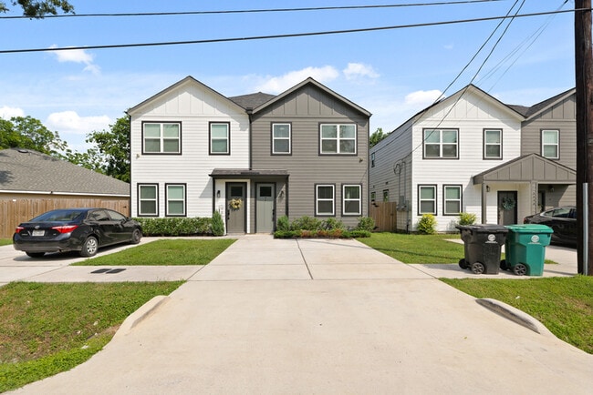 Building Photo - 5544 Shreveport Blvd