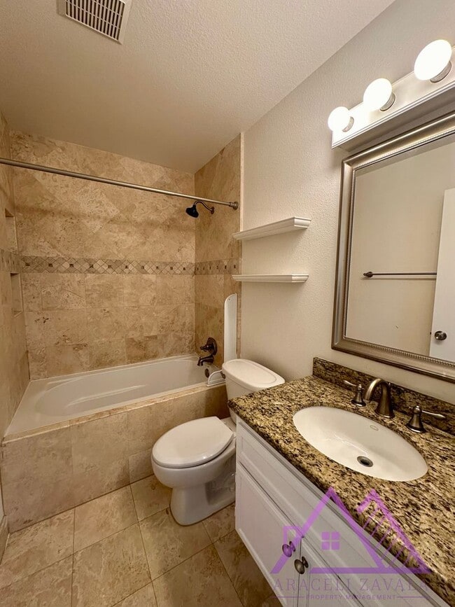 Foto del edificio - For rent I! Beautiful  2 Bed, 2 Bath Condo-Complex at La Costa