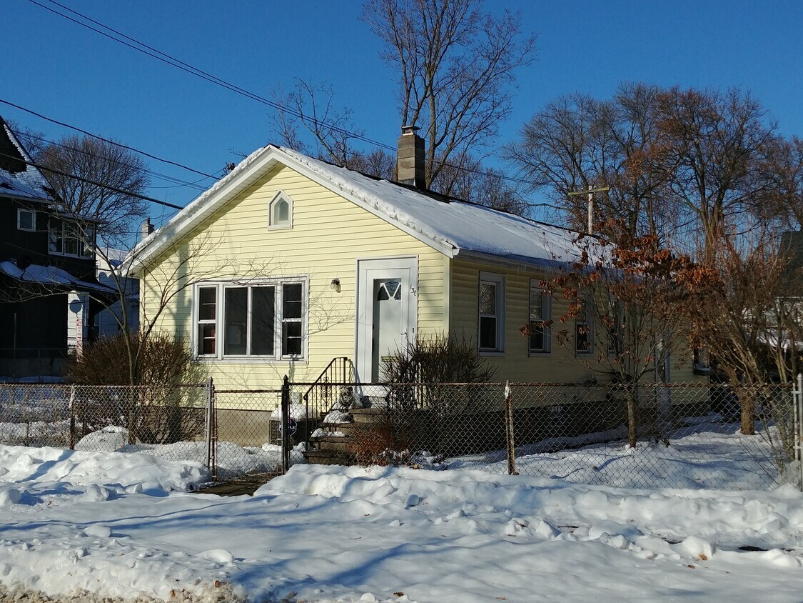 136 Cypress St, Rochester, NY 14620 House Rental in Rochester, NY