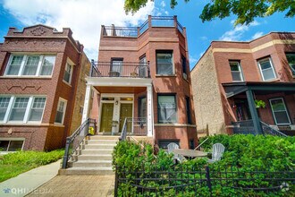 Building Photo - 1246 W Roscoe St