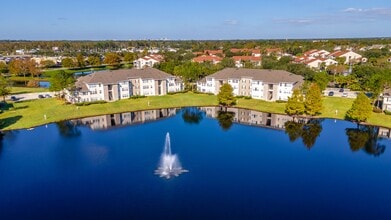 Building Photo - Lee Vista