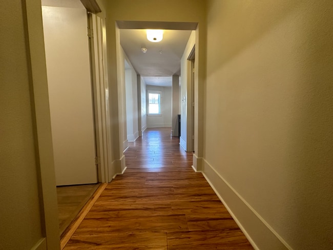 Foto del edificio - 519 E Capitol Ave