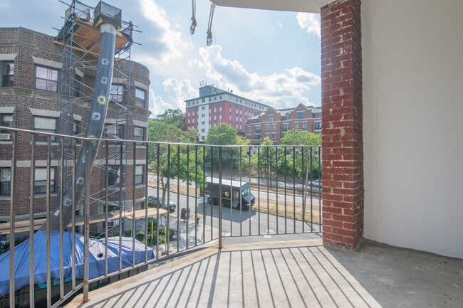 Building Photo - 43 Boulevard Terrace