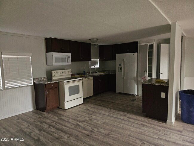 Foto del edificio - 720 S 97th Pl