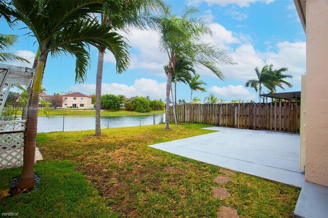 Building Photo - 4 br, 3 bath House - 8949 SW 214th St # 0