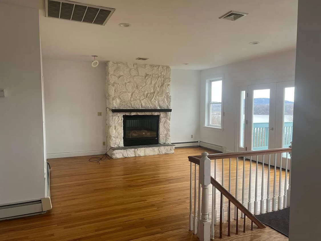 17 Grandview Ave Unit 17 grandveiw, Cornwall Hdsn, NY 12520