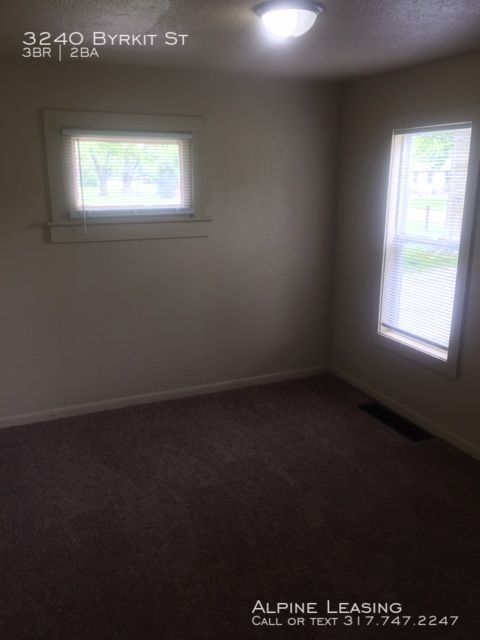 Building Photo - SW Indy/Sunshine Gardens 3BR/2BA House!