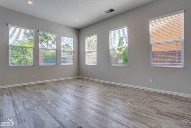Building Photo - Impeccably Designed 4Bdm 4Ba Home in Desir...