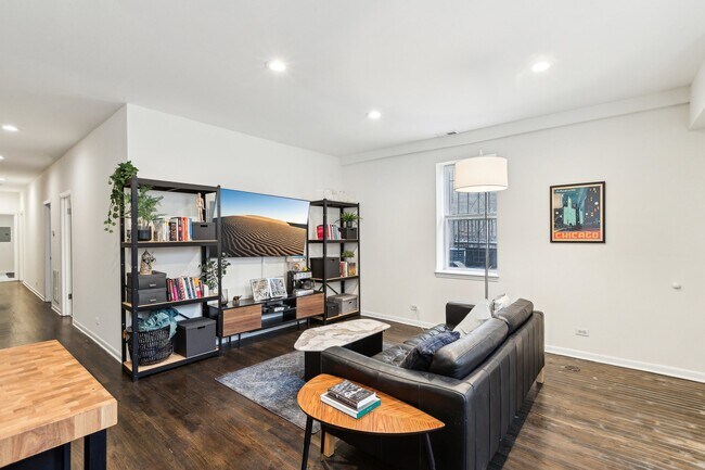 Foto del edificio - 1254 N Greenview Ave