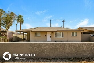 Building Photo - 2325 W Pinchot Ave