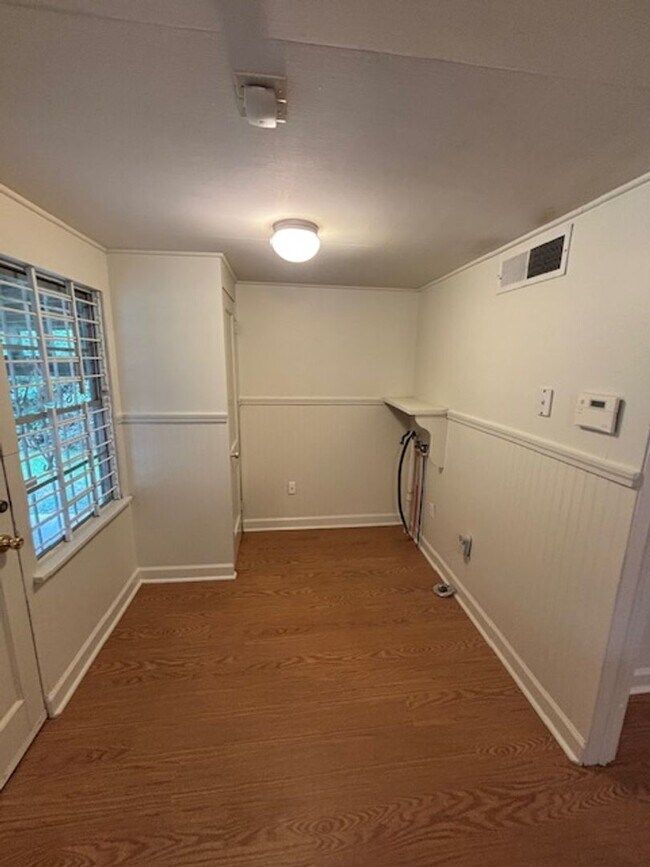 Photo - 11917 N Harrells Ferry Rd House