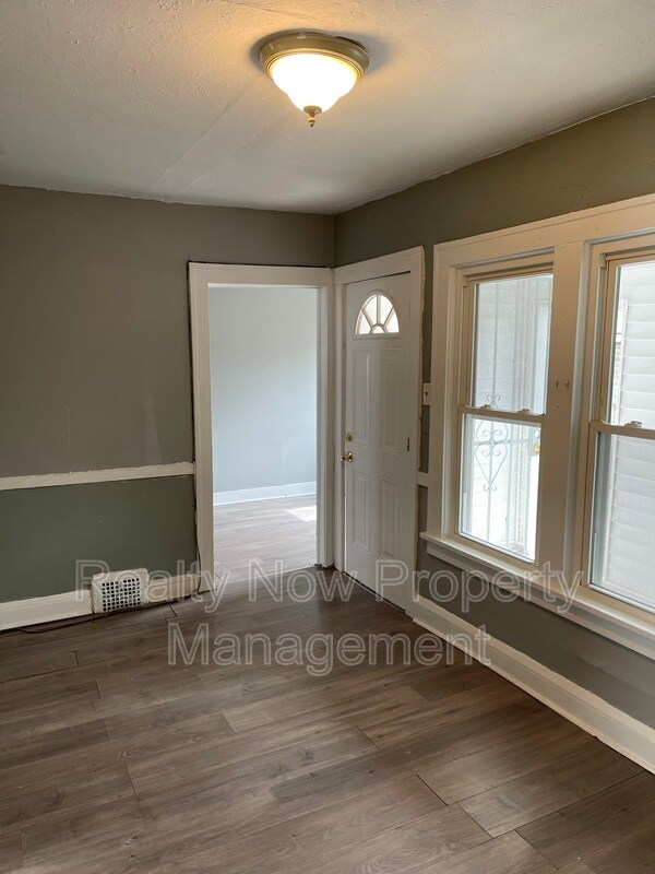 Foto del edificio - 3186 W 52nd St