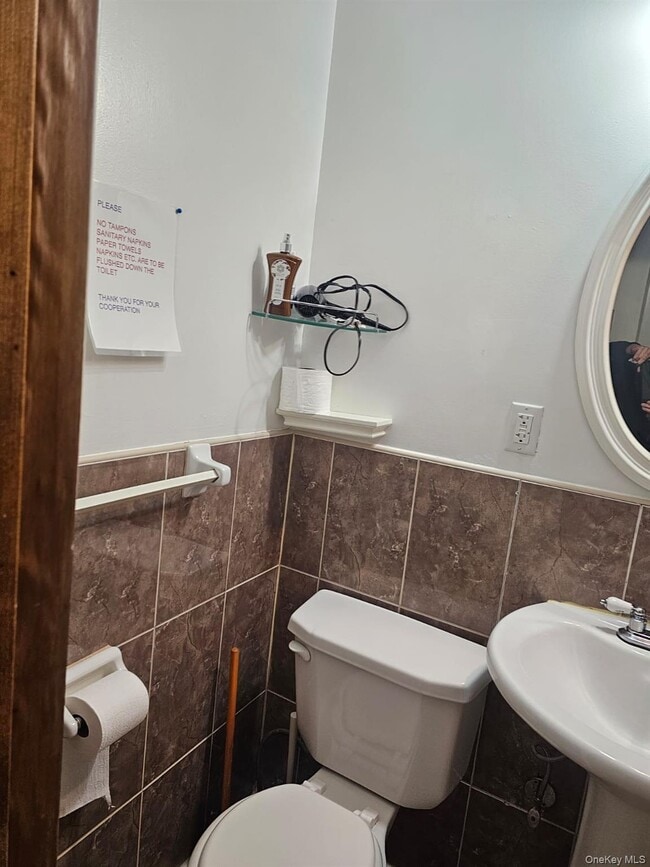 Foto del edificio - 539 Shepherd Ave