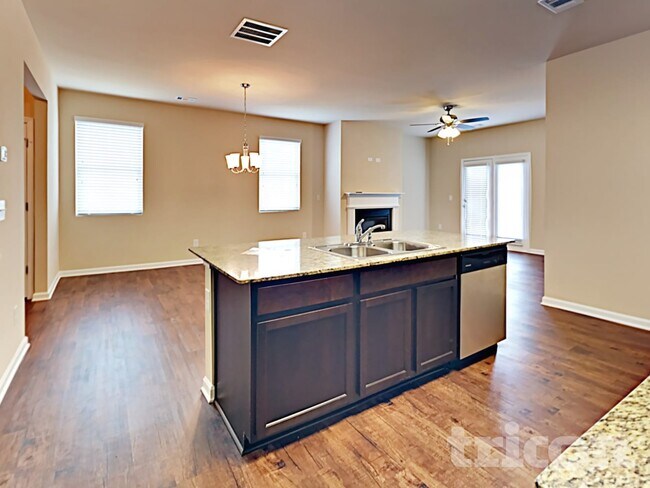 Foto del edificio - 106 Hayes Park Dr