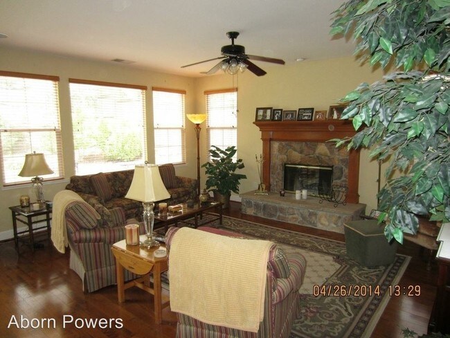 Building Photo - 6138 Edgehill Dr