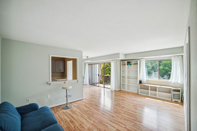 Photo - 12200 Braxfield Ct Townhome