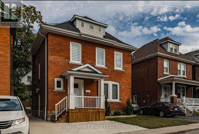 Photo du bâtiment - 103-103 Myrtle Ave