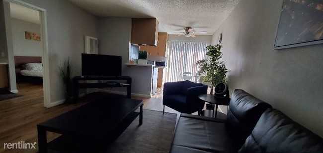 Foto del edificio - 12221 Oxnard St