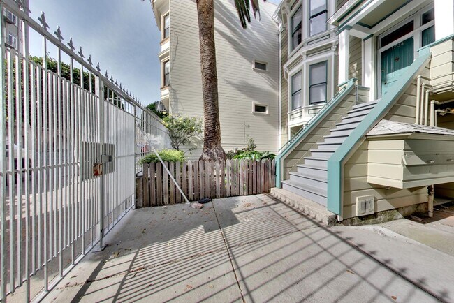 Foto del edificio - 1730 Pacific Ave