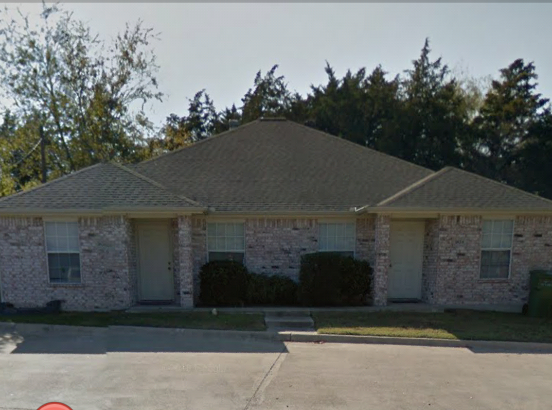 Primary Photo - Bryan - 3 bedroom /2 bath - Duplex near Bl...