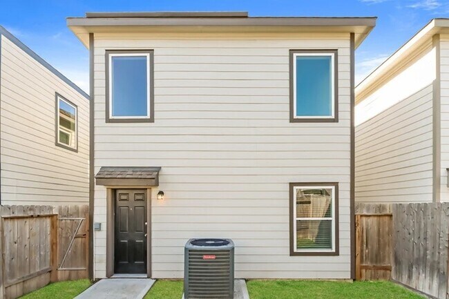 Foto del edificio - 15322 Estrella Rd W