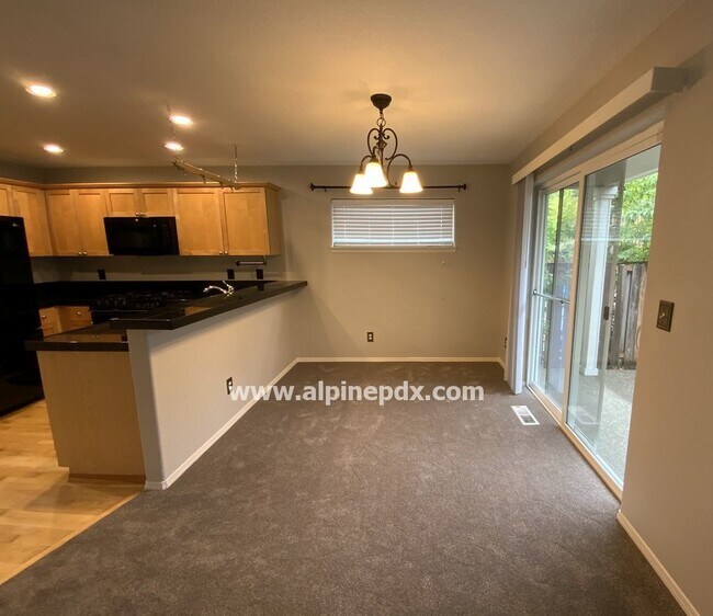 Building Photo - Beautiful Bethany Charmer at Arbor Ridge