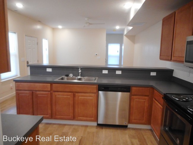 Foto del edificio - 353 E Northwood Ave
