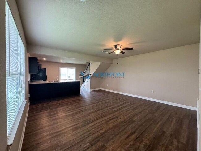 Foto del edificio - 815 Raven Court