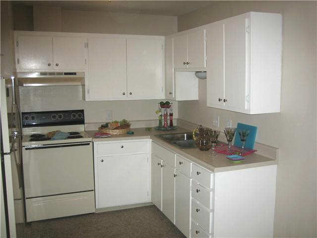 Kitchen - Jubilee Apartments