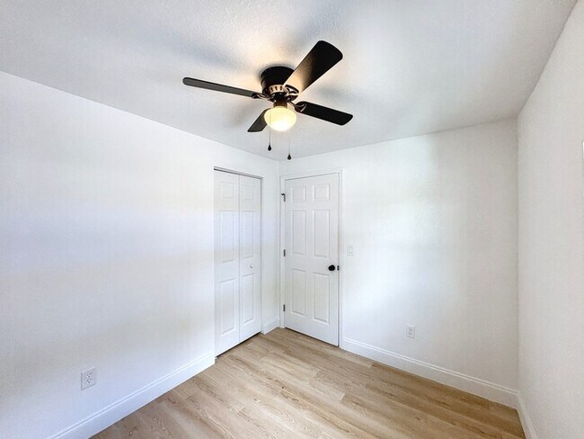 Foto del edificio - 4605 N Hubert Ave