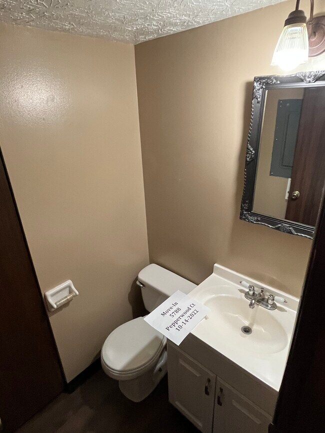 Foto del edificio - 5784 Pepperwood Ct