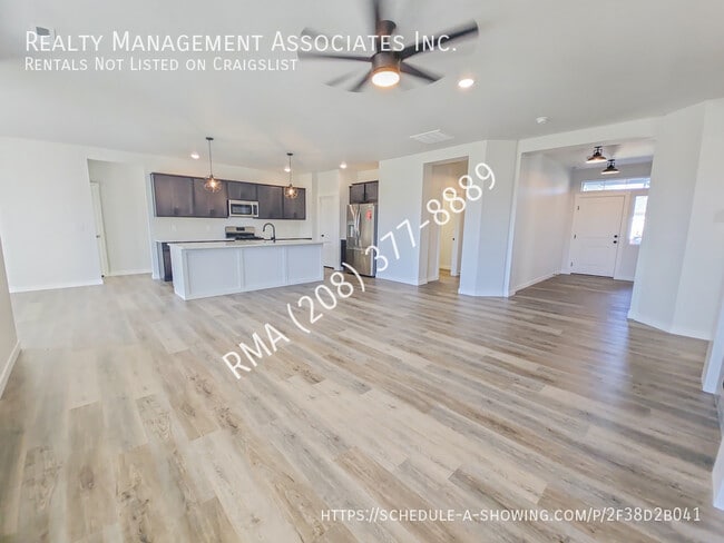 Building Photo - Stunning 4 Bedroom House in Boise