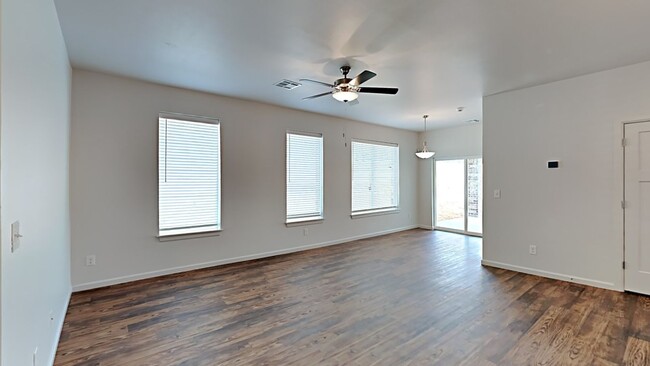 Foto del edificio - Like New 4 Bedroom 2 Bathroom Home in Arcadia