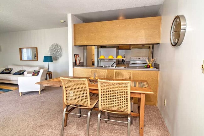 Building Photo - Timber Lake