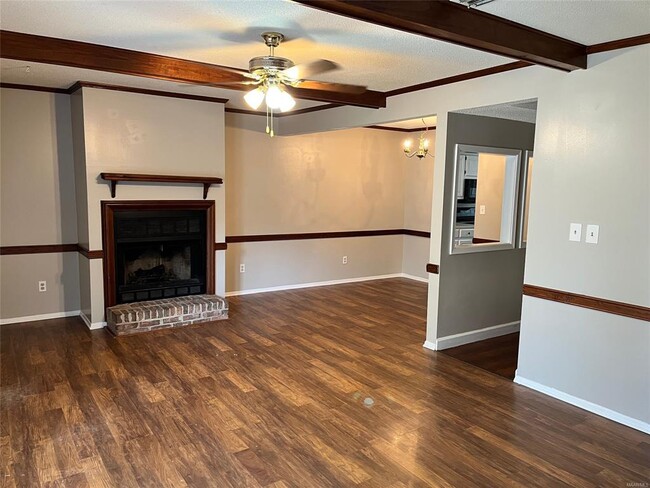 Building Photo - 1612 Woodmere Loop