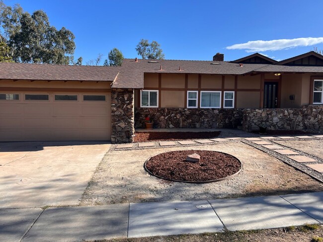 Building Photo - AVAILABLE NOW: Freshly remodeled 4 bedroom...