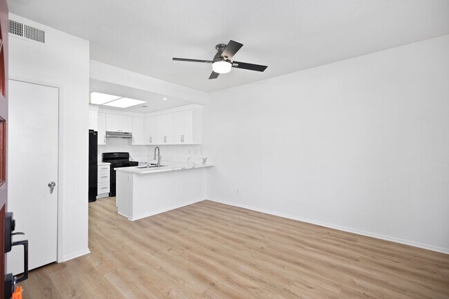 Photo - 53 Anil Apartment