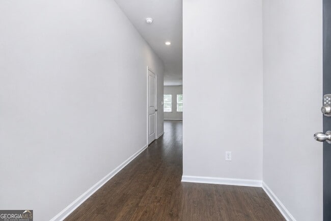Building Photo - 3370 Highbury Way