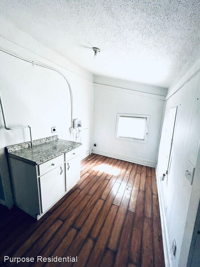 Building Photo - 1 br, 1 bath House - 1217 W Hayward Ave