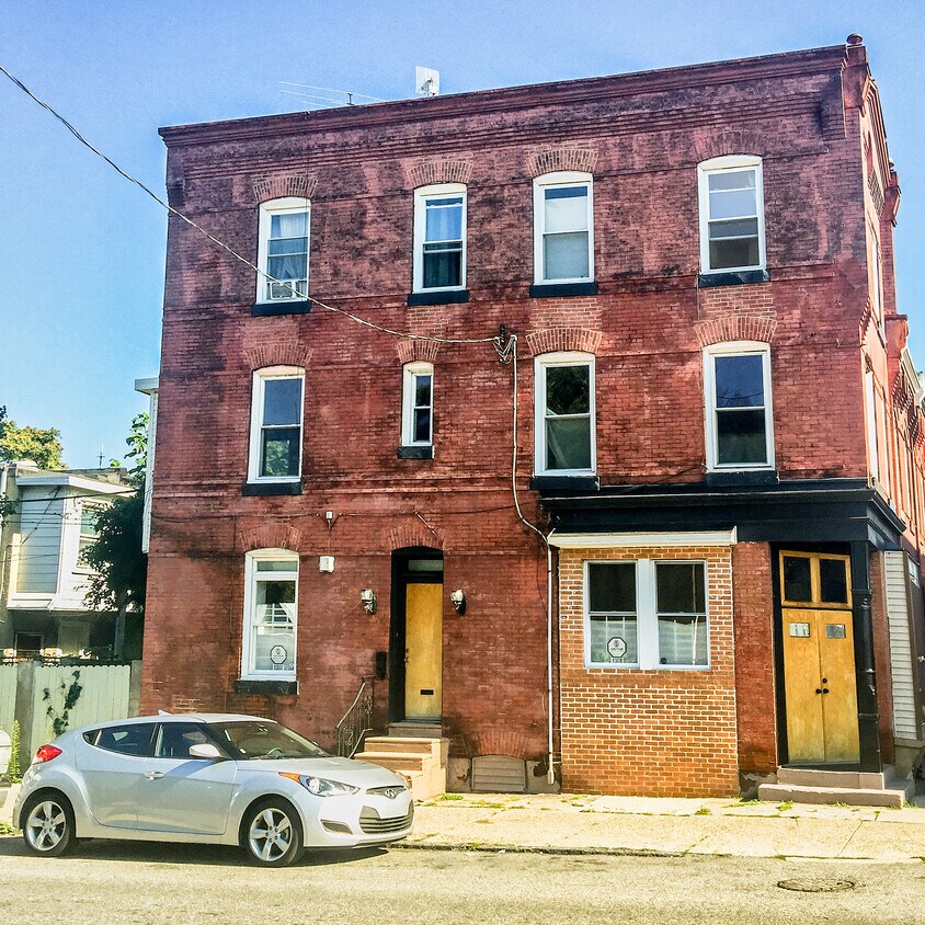 Primary Photo - 1300 N Newkirk St