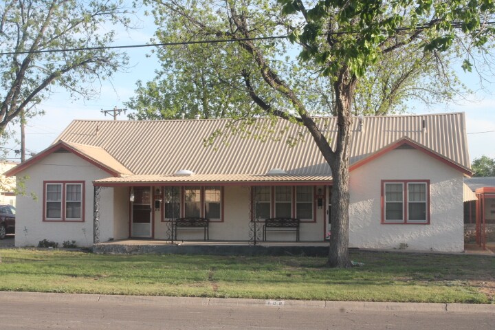 Primary Photo - 106 W 13th St