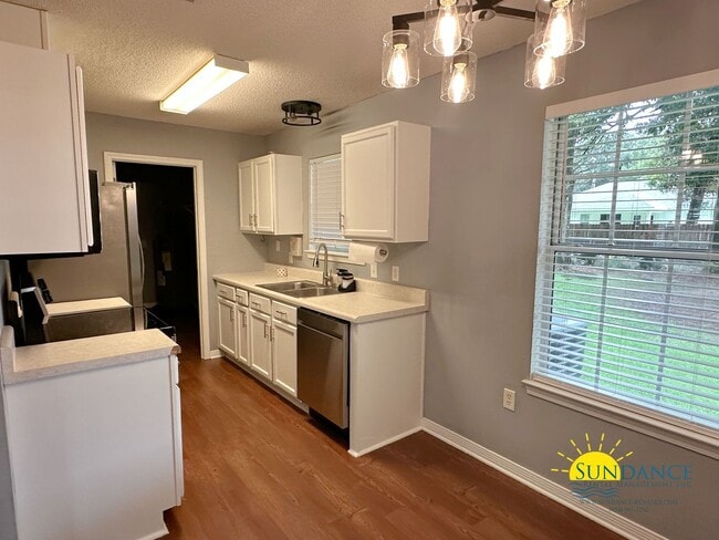 Building Photo - 4480 Gainer Ave
