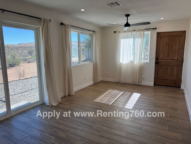 Foto del edificio - New 2 Bedroom 1 Bathroom Home!!