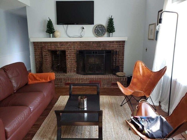 Building Photo - 381 Kittery Point Ln