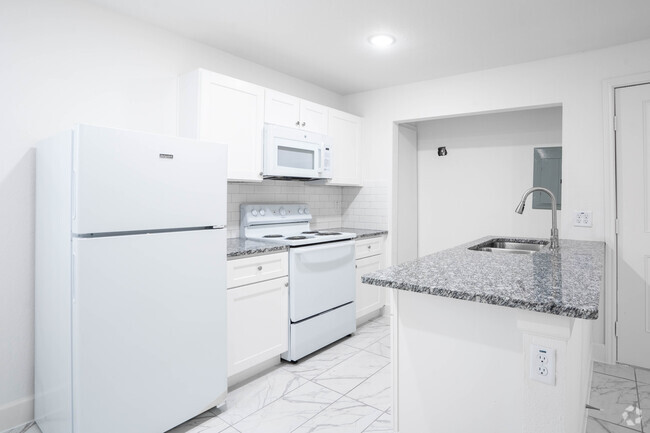 2BR, 1BA - Kitchen - Oasis at Bellfort