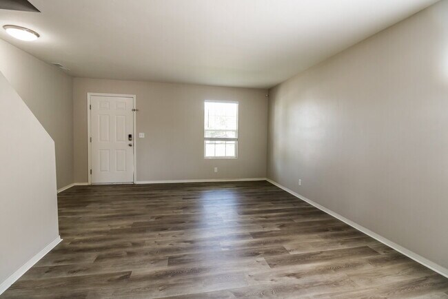 Building Photo - 3174 Hunter Farm Way