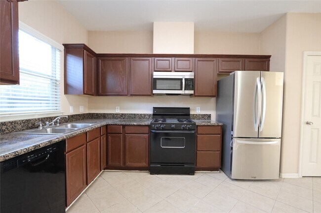 Foto del edificio - 2219 Naomi St