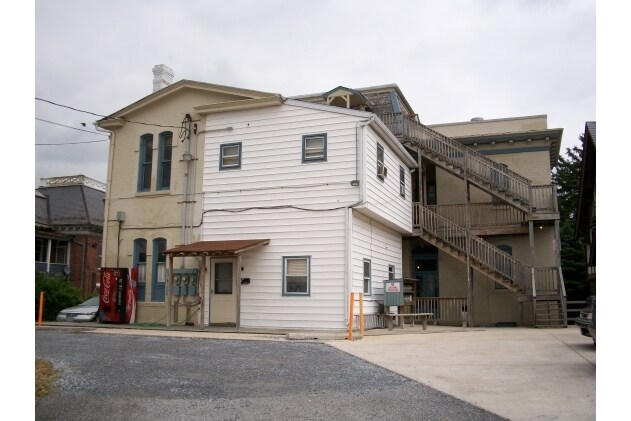 Building Photo - 645 Oak Hill Ave