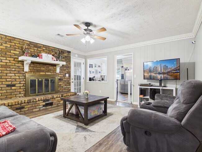 Foto del edificio - 1332 Autumnridge Dr