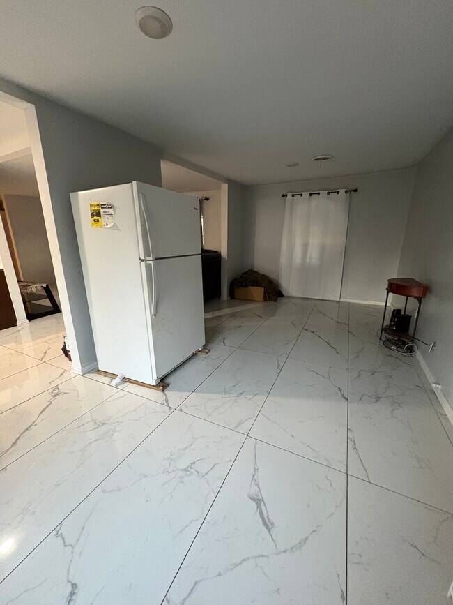 Foto del edificio - 3225 Schieffer Ave